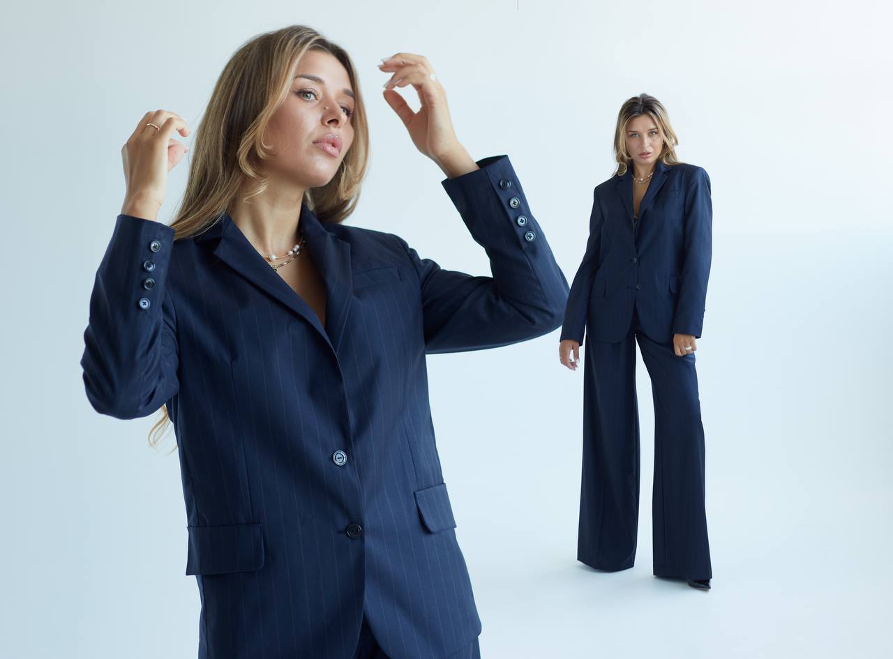 Navy blazer pinstripes